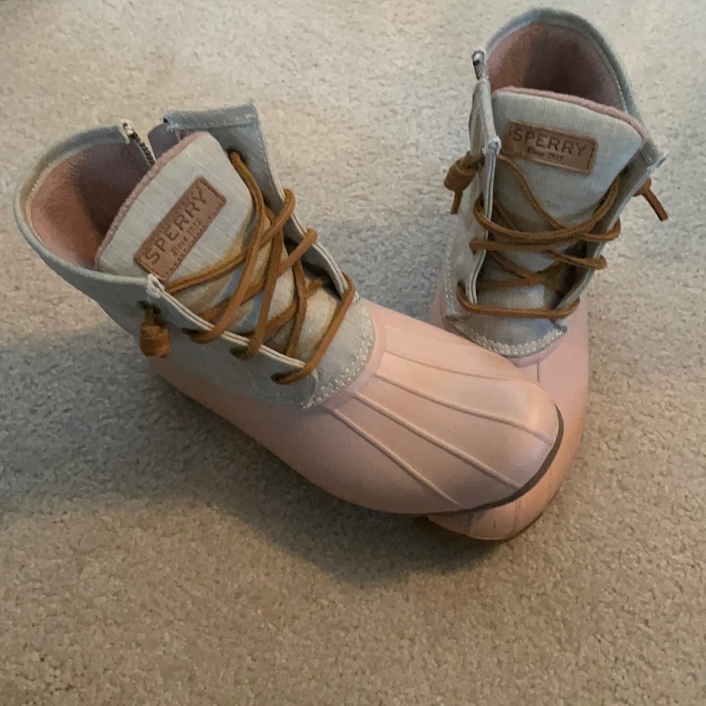 Sperry boots size 8